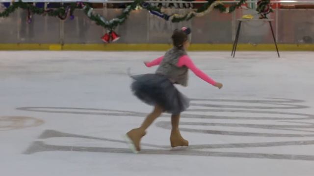 НОВОГОДНЯЯ СКАЗКА НА ЛЬДУ 2016 смотреть онлайн