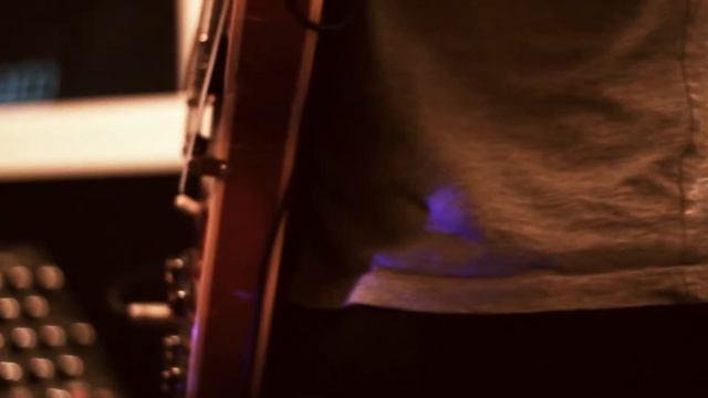 Team Me - "Show Me" Live at Blue Microphones (OFFICIAL HQ) смотреть онлайн