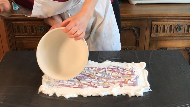 Marbling With Underglaze On Pottery смотреть онлайн