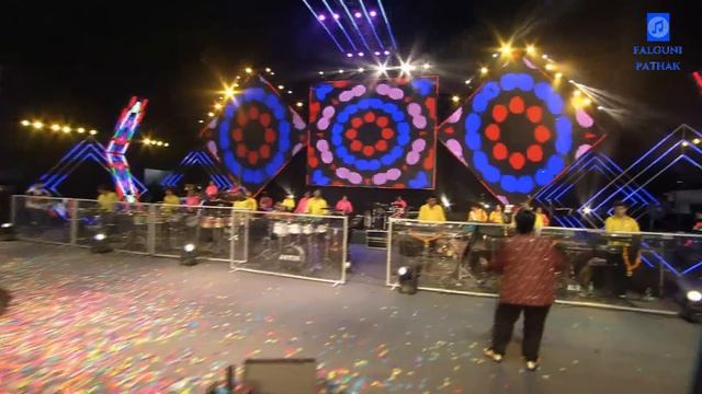 Falguni Pathak Navratri 2018 - Day 2 смотреть онлайн