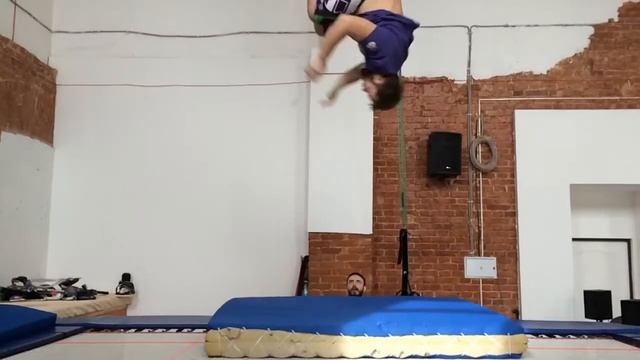 Первый бэкфлип смотреть онлайн