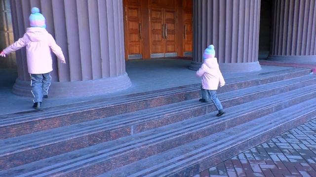 ВЛОГ Едим роллы / гуляем / герои мультфильма СПАНЧ БОБ из пластилина #СПАНЧБОБ 0+ смотреть онлайн