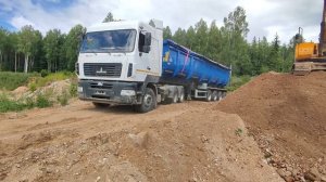 Наш МАЗ 6430 с Тонаром делает  первые рабочие шаги.