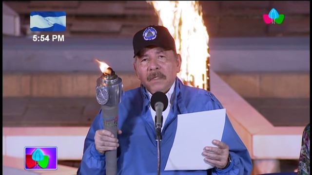 Daniel Ortega Saavedra en acto de recibimiento de la Antorcha de la Libertad смотреть онлайн