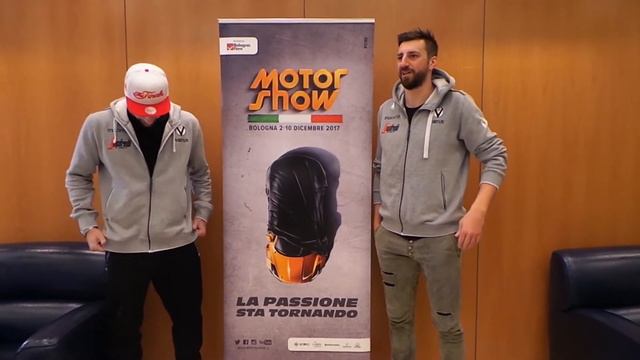 Klaudio Ndoja e Pietro Aradori una schiacciata ad alta velocità al Motor Show 2017 смотреть онлайн