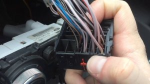 Подключаем усилитель к любой штатной магнитоле.