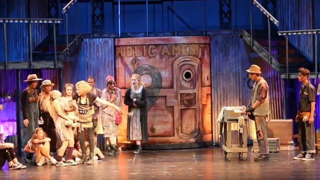 It's a Privilege to Pee from Urinetown at CHS смотреть онлайн
