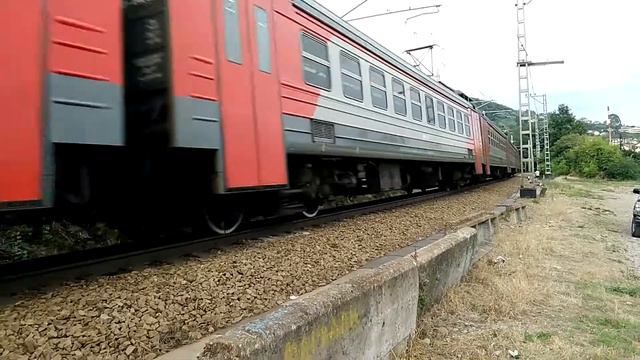 Электропоезд ЭД4М-0433 сообщением Сочи - Горячий Ключ - Краснодар-1 смотреть онлайн