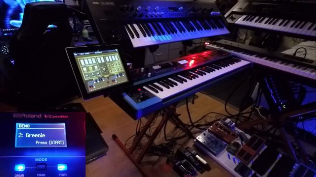 Roland VR-09B "All 3 Demo Songs" with iPad VR App смотреть онлайн