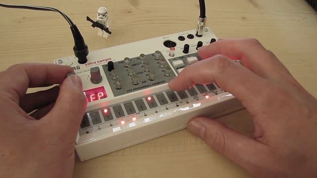Live Jam #39 - Minimal / Techno - Korg Volca Sample (with stock samples) смотреть онлайн