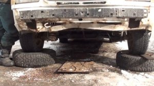 Как снять двигатель с Волги 3110?