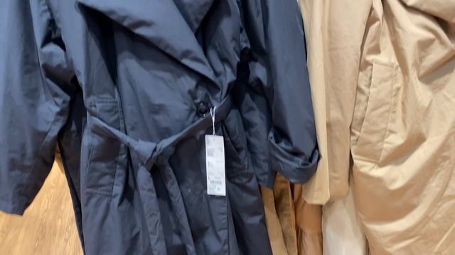 Что купить в UNIQLO. Обзор двух магазинов в Москве / Шопинг Влог. Часть 1