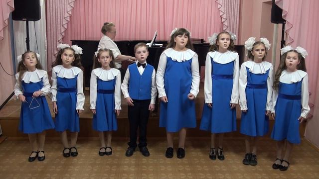Вокальный ансамбль младших классов 1 группа смотреть онлайн