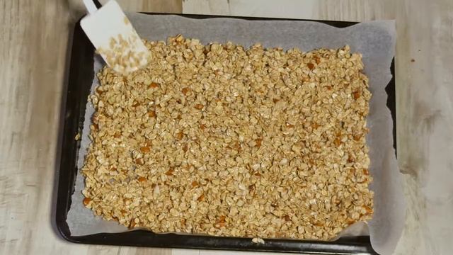 Классическая гранола - Простое домашнее приготовление в духовке смотреть онлайн