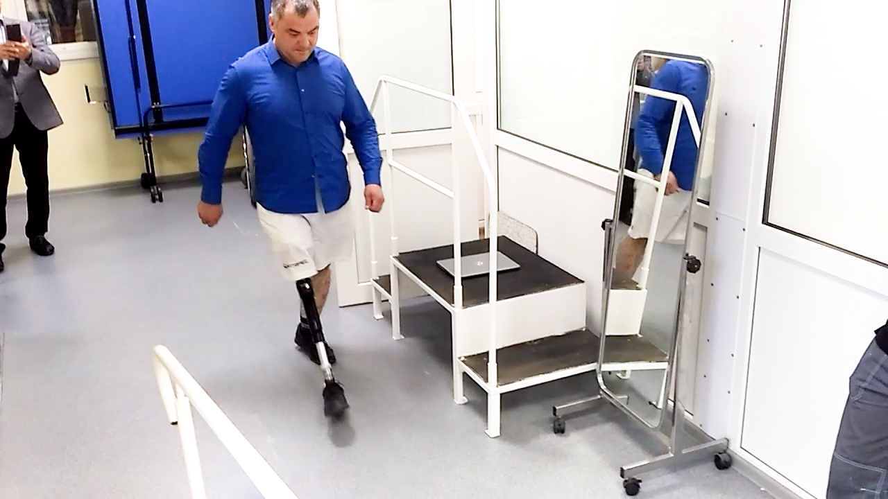 Для протеза ноги РЕАЛЬНО доступное микропроцессорное колено смотреть онлайн