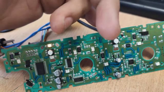 Модернизация блока печки Ford Focus 2 для запоминания режима рециркуляции смотреть онлайн