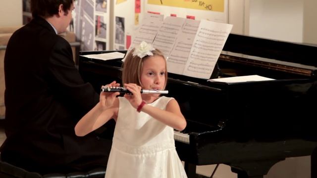 Фле́йта-пи́кколо (piccolo flute) смотреть онлайн