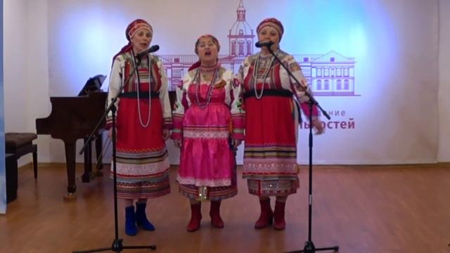Фольклорный коллектив "Колопинские голоса" - "Когда мы покидали свой родимый край" смотреть онлайн