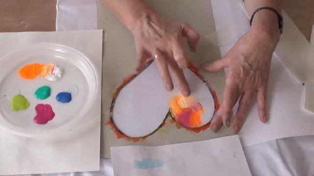 Как рисовать на одежде? | Роспись на футболке своими руками в трафаретной технике смотреть онлайн