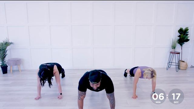 Upper Body Shadow Boxing - Trainer Lindsey's 10 Minute Challenge смотреть онлайн