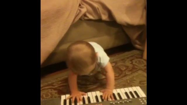 Micah Dylan in Casio Psychodelio смотреть онлайн