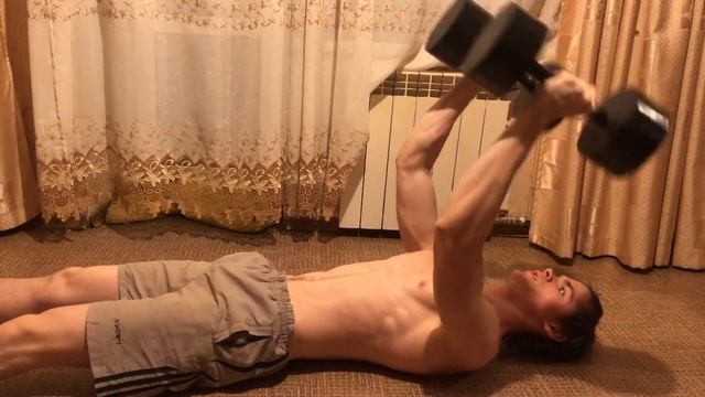 Прокачка трицепса (В ДОМАШНИХ УСЛОВИЯХ ПРИ ПОМОЩИ ГАНТЕЛИ) смотреть онлайн