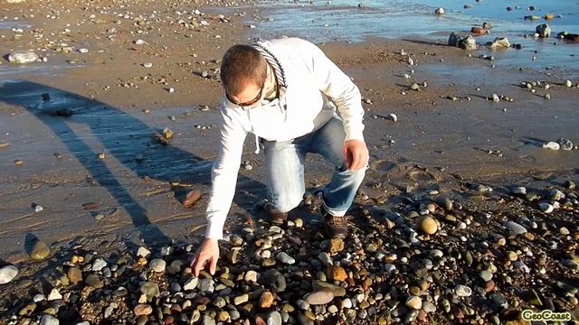 Rocks on the Beach in Ballycotton Bay, Co. Cork, Ireland смотреть онлайн