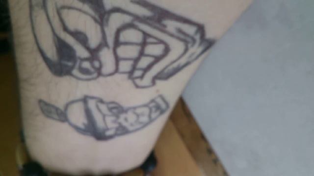 Юра опять разрисовал мне руку смотреть онлайн