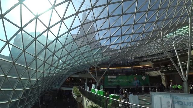 Золотые Террасы | Обзор самого известного ТРЦ Варшавы смотреть онлайн