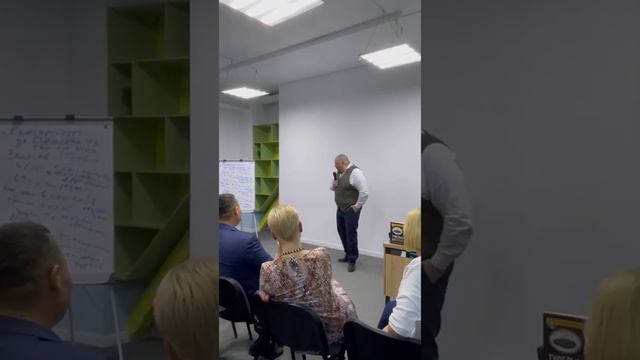 Поделился полезными и весёлыми случаями из своей практики на МК А.Санкина Аукционного метода продаж смотреть онлайн