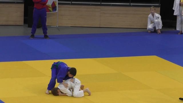 Тимур Сурин. До 35 кг. Лига дзюдо "Аврора". 18.11.2018 г. смотреть онлайн