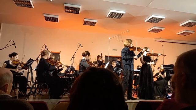 И. С. Бах "Концерт для двух скрипок с оркестром". смотреть онлайн