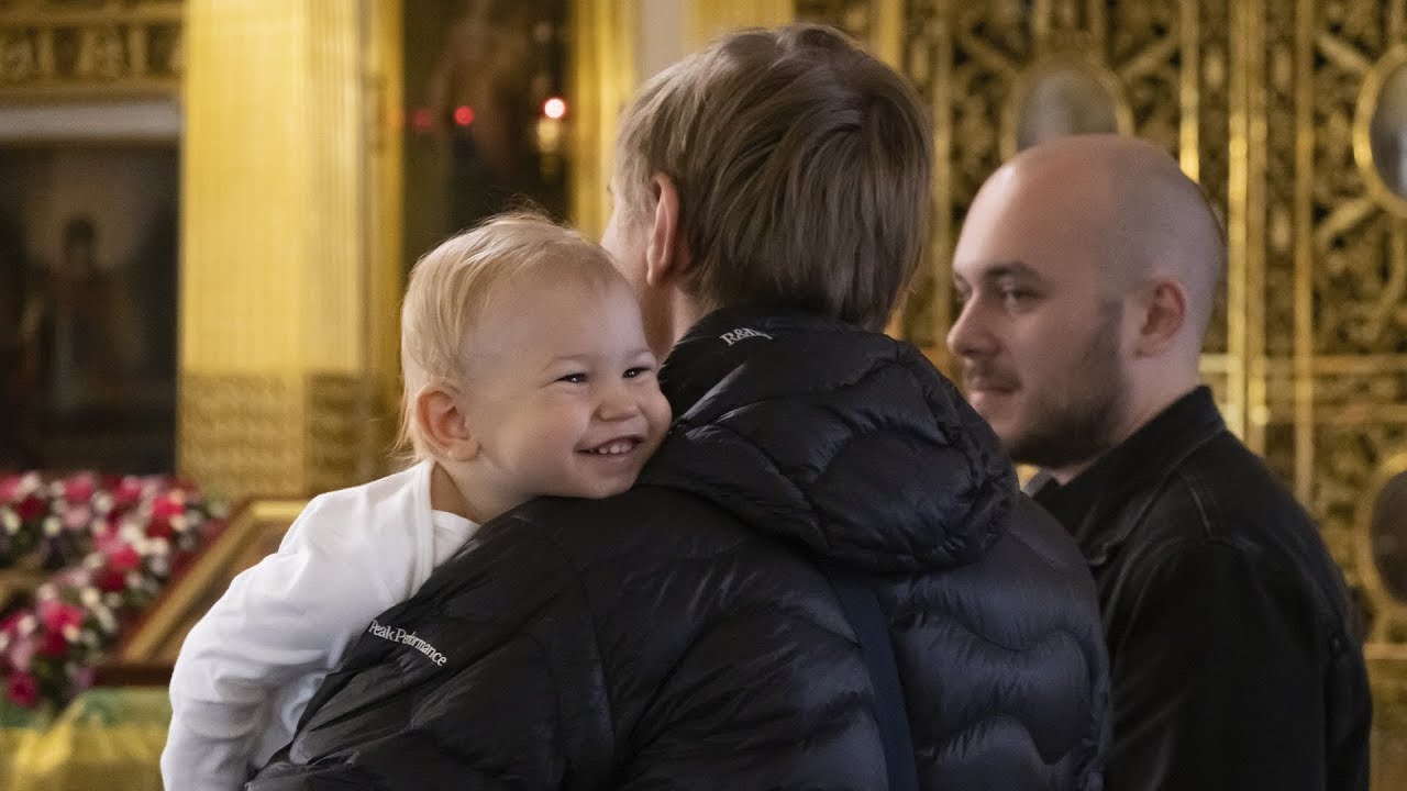 Крещение ребёнка в Спасо-Преображенском Соборе. Съемка таинства крещения смотреть онлайн
