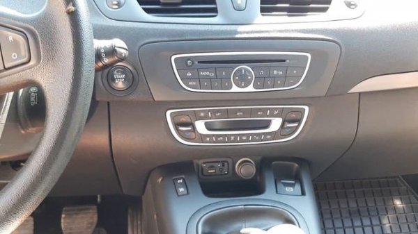 Renault Megane Scenic 3 - Radio USB Mp3 Adapter Install (under 3$)