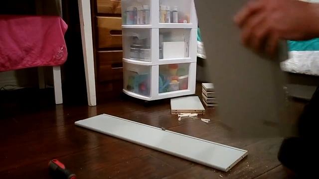 Ikea Plastic Pin 110519 Malm Drawer Removal смотреть онлайн