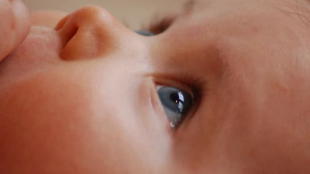 Последняя колыбельная песня для 2-летней малышки, которая спасла жизни троих человек смотреть онлайн