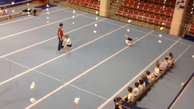 Sport Gymnastics Boys Tumbling Back Спортивная гимнастика, мальчики. Кувырок назад.