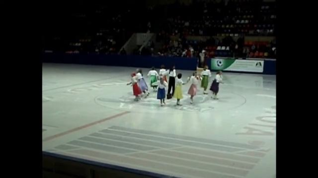 Ансамбль танцев на льду "Гармония" - "Побывка" МСА Лужники 2010 .г смотреть онлайн