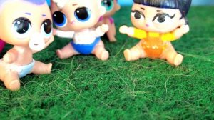 ВОСПИТАТЕЛИ СПЯТ, А МАЛЫШИ КУШАТЬ ХОТЯТ? Куклы ЛОЛ СЮРПРИЗ В садике Смешные МУЛЬТИКИ ДАРИНЕЛКА