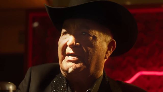 Eliades Ochoa - Se Soltó Un León (Official Video) смотреть онлайн