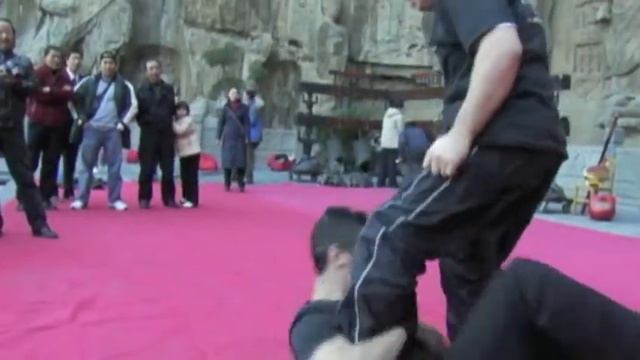 Dave and Zak Bucia MMA Demo Buddha Mountain China 2007 смотреть онлайн