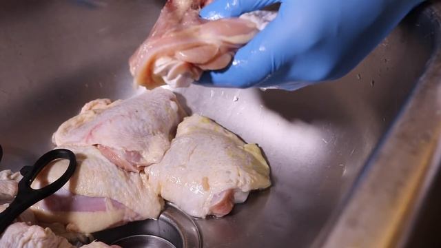 How to Clean Chicken Thighs смотреть онлайн