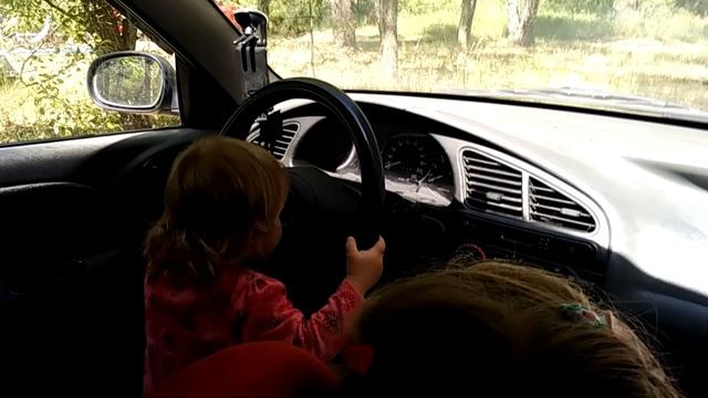 РЕБЁНОК СИГНАЛИТ НОСОМ! Очень забавно) The child is beeping...verry funny! KIDS JOKE смотреть онлайн