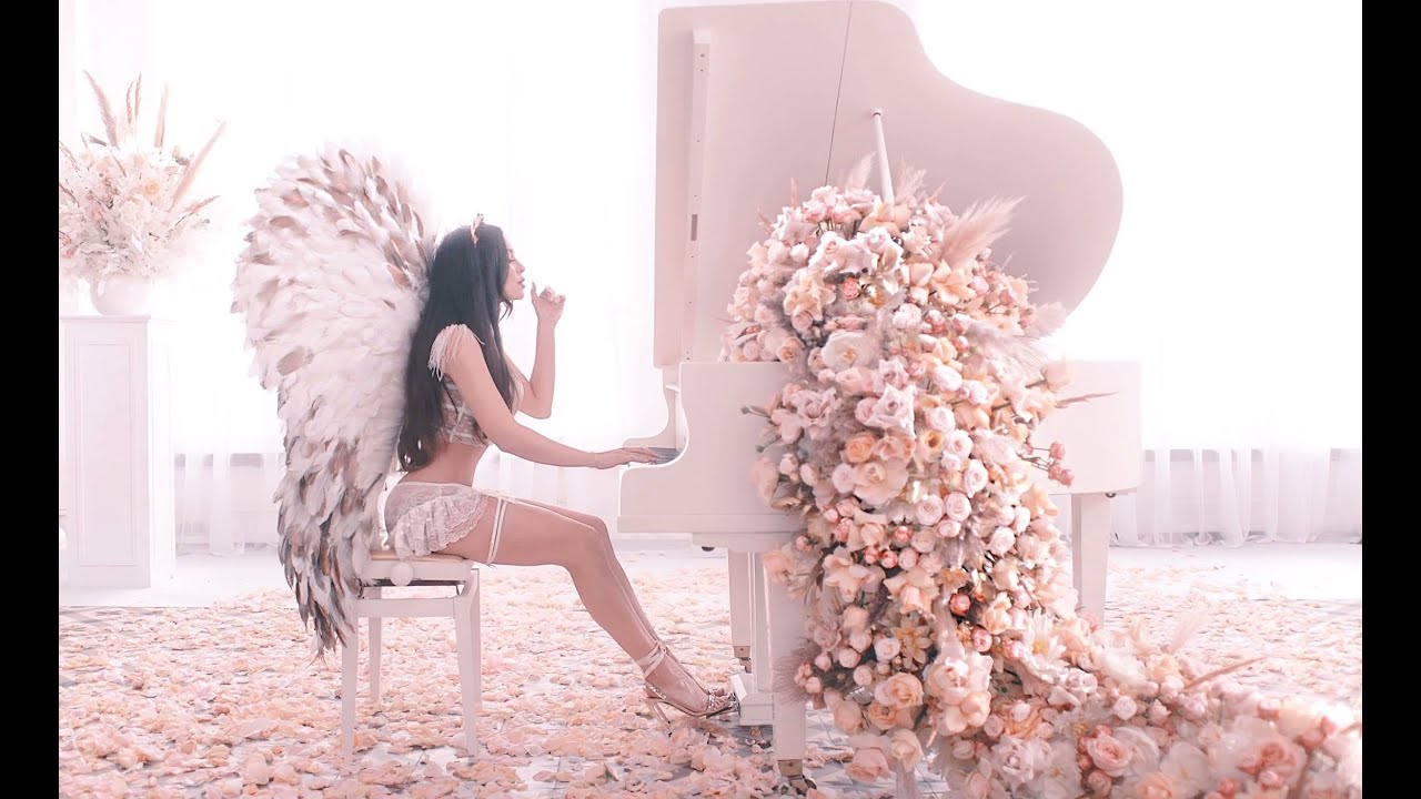 Лола Астанова - The Muse (Clair de Lune) смотреть онлайн