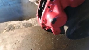 Замена задних тормозных колодок на Opel Vectra B.