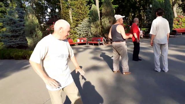 ТЫ ОЧЕНЬ КРАСИВА В ЭТОМ ПЛАТЬЕ! СЧАСТЛИВЫЕ МОМЕНТЫ ИЗ ПАРКА ГОРЬКОГО ХАРЬКОВ 2021