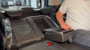 Комфортный диван в Peugeot Traveller