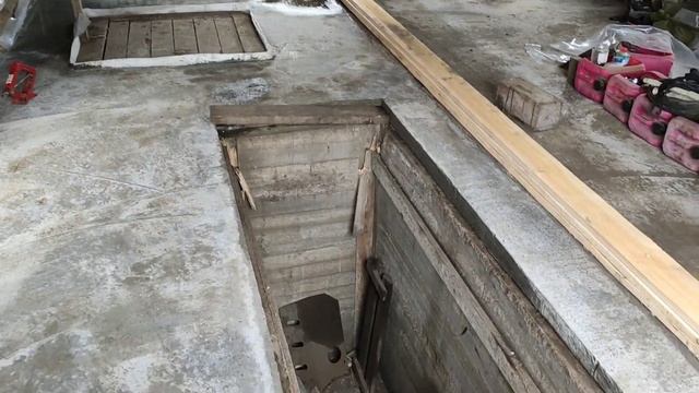 Живем в деревне: Собираем землянику?// Подвязываю арбузы? в теплице. смотреть онлайн