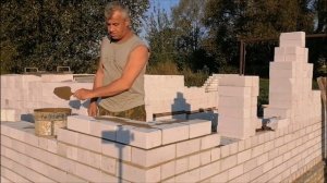 Гениальное приспособление для кладки углов  Как просто завести углы из кирпича