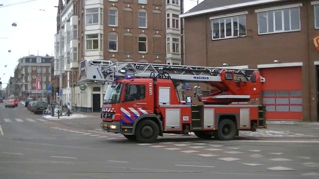 Autoladder Hendrik naar een Brandgerucht in Amsterdam смотреть онлайн
